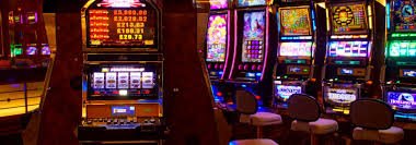Hacksaw Gaming bonus round display with multiplier icons and free spin counter